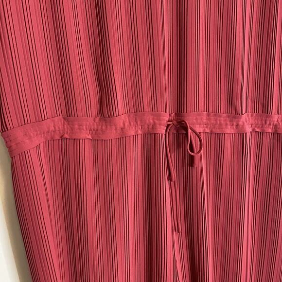 NEW Club Monaco Rose Pink Viga Pleated Tie Waist Romper Size 12 - Picture 4 of 9